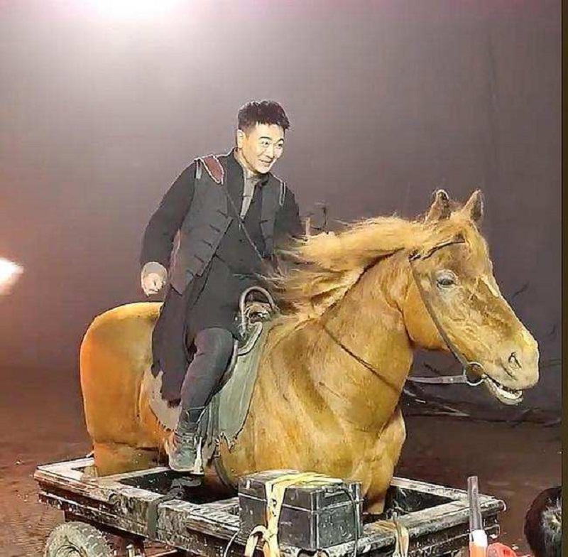 8 sao Hoa ngữ cưỡi ngựa giả khiến fan cười sảng: Cúc Tịnh Y, Triệu Lệ Dĩnh so kè độ 'quê mùa' 3
