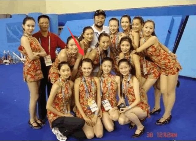 Kiểu chụp ảnh quỳ gối như thế này có lẽ là điều mà Đường Yên sẽ không bao giờ làm nữa.