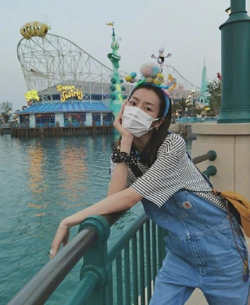 8 mỹ nhân Cbiz mặc quần yếm đẹp nhất: Dương Mịch 'đội sổ', Hiểu Đồng số 3, Nhiệt Ba ở đâu? - Ảnh 4 8 mỹ nhân Cbiz mặc quần yếm đẹp nhất: Dương Mịch 'đội sổ', Hiểu Đồng số 3, Nhiệt Ba ở đâu? - Ảnh 4
