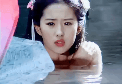 Nhan sắc Lưu Diệc Phi 20 năm trước gây thảng thốt: Thượng thần tiên giới cũng chỉ đẹp đến thế! - Ảnh 1