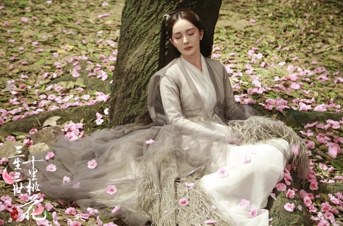 9 nữ thần Cbiz say giấc trên phim: Dương Mịch, Lệ Dĩnh đẹp thần sầu vẫn không xuất sắc bằng trùm cuối 2