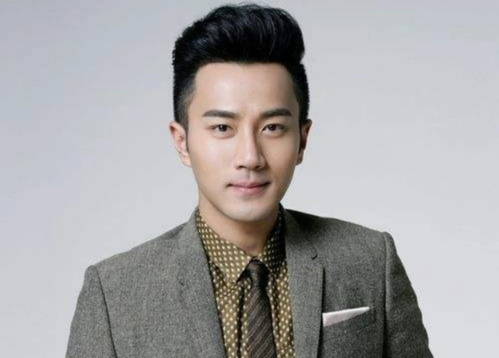 Bố Lưu Khải Uy tiết lộ tình trạng con trai, thái độ với Dương Mịch gây chú ý - Ảnh 2 Bố Lưu Khải Uy tiết lộ tình trạng con trai, thái độ với Dương Mịch gây chú ý - Ảnh 2