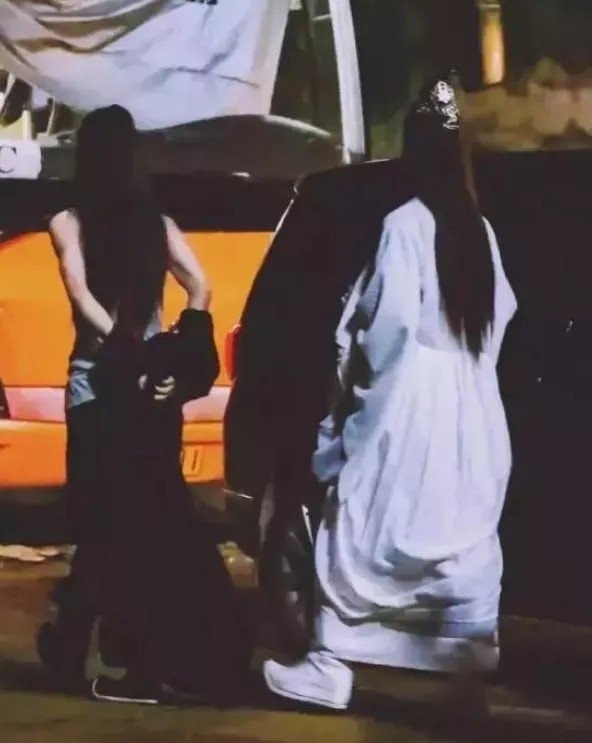 Thời đóng Trần Tình Lệnh, Vương Nhất Bác phải dùng đôi giày độn đế này để tương xứng với Tiêu Chiến.