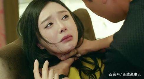 Cảnh siết cổ của Tần Lam trong bộ phim Chúng Ta Yêu Nhau Đi từng khiến CDM xứ Trung xôn xao và phóng tay chấm cho 90/100 điểm vì quá đạt. Nhìn Tần Lam nước mắt giàn giụa, trong mắt lại ánh lên vẻ tuyệt vọng như thế này thì đối phương liệu có muốn buông tha?