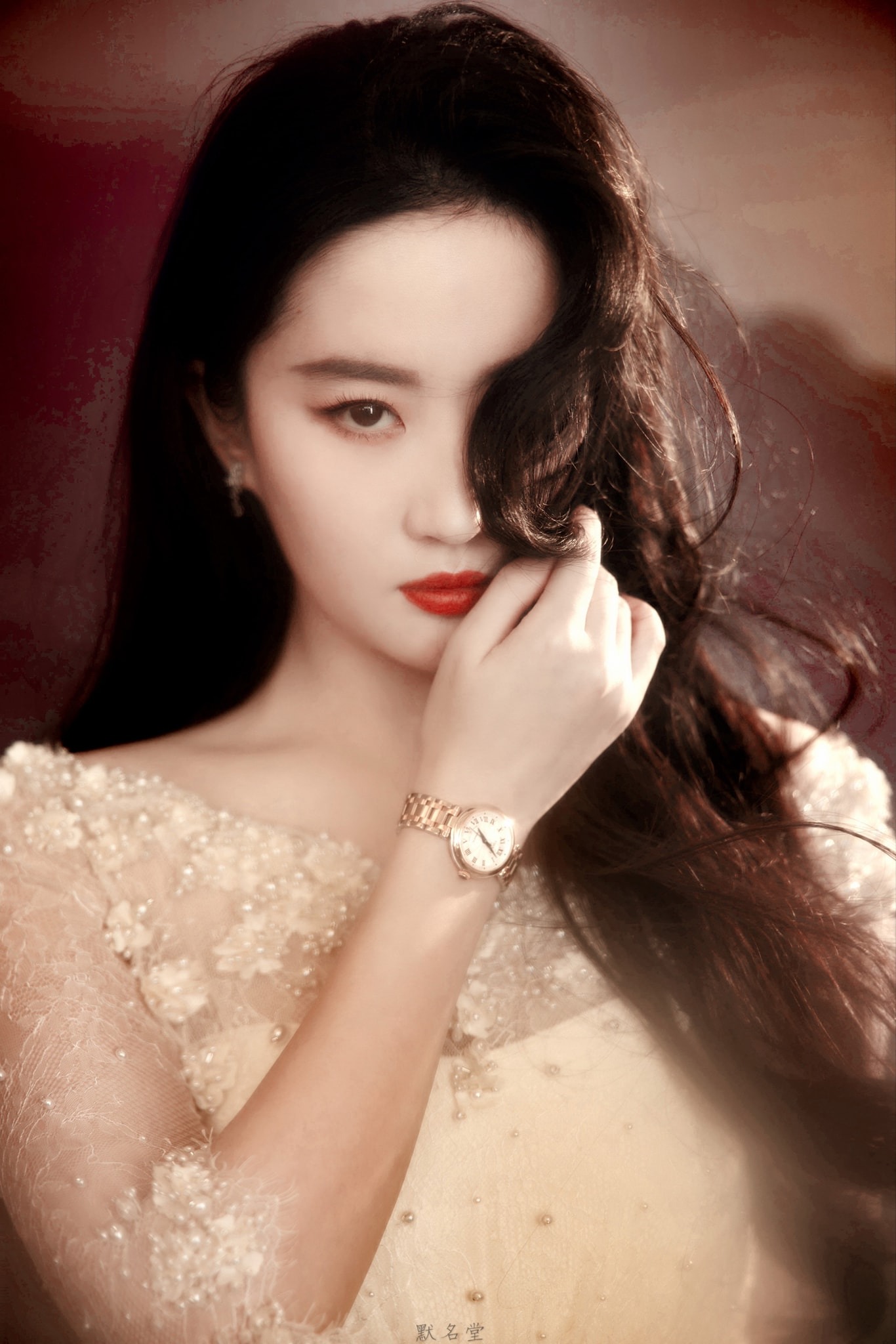 Khí chất ưu nhã, thanh tĩnh, thoát tục của Lưu Diệc Phi khó có người thứ 2 giống được. Không hổ danh là 'thần tiên tỷ tỷ'.