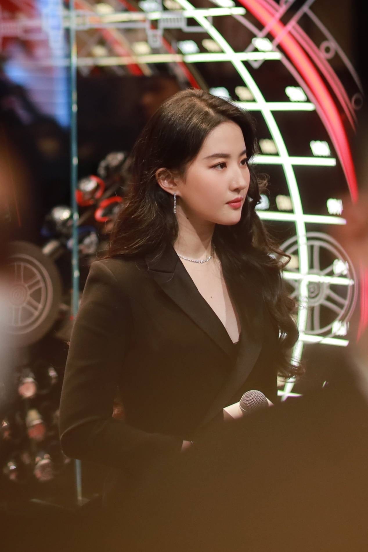 Nhiều CDM nhận xét khí chất của Lưu Diệc Phi bao năm rồi vẫn vậy, nếu so với nhiều sao nữ cùng lứa thì nổi bật hơn hẳn.