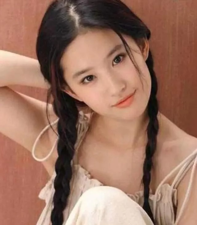 Nhan sắc thuở thanh xuân của Lưu Diệc Phi.