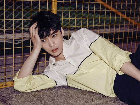 8 mỹ nam Cbiz từng bị 'ngải heo quật': Trương Nghệ Hưng đáng yêu, Trần Vỹ Đình gây sốc