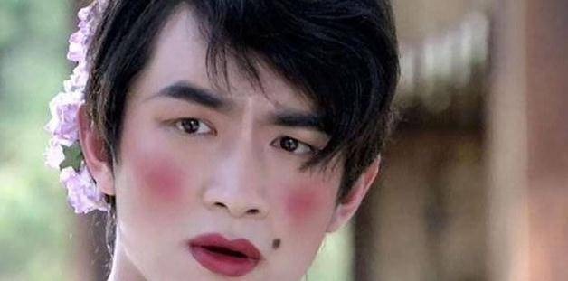 Bằng chứng cho thấy Lâm Canh Tân là đệ nhất keo kiệt của Cbiz - Ảnh 2 Bằng chứng cho thấy Lâm Canh Tân là đệ nhất keo kiệt của Cbiz - Ảnh 2