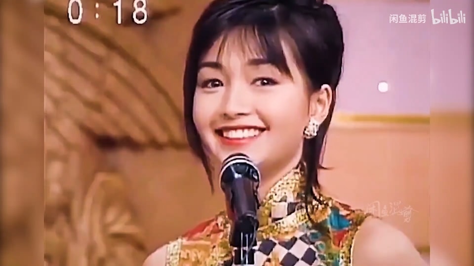 Vẻ đẹp ngọt ngào của 'Quách Tương' Lý Ỷ Hồng khi còn trẻ.