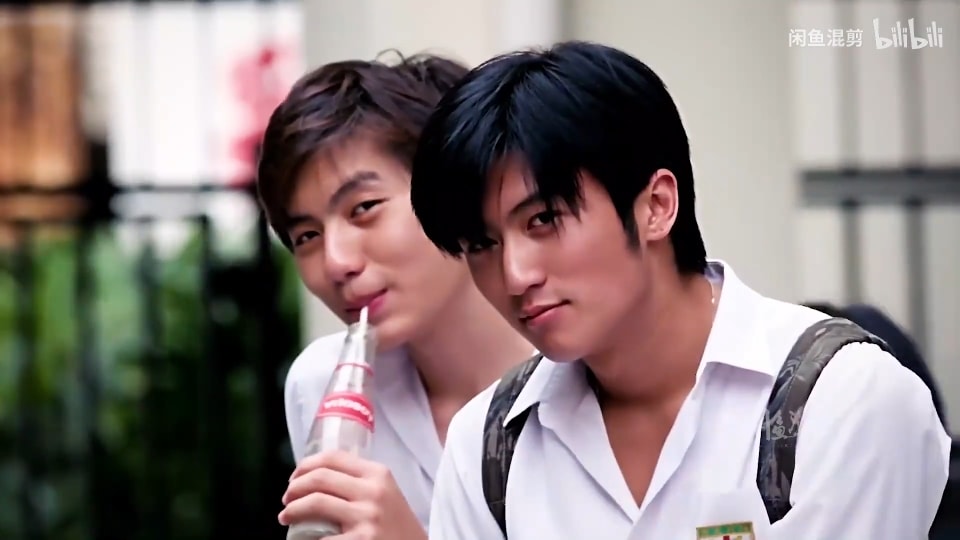 Tạ Đình Phong là minh chứng cho câu nói 'gừng càng già càng cay'. Có lẽ nhan sắc này đã khiến Trương Bá Chi say đắm, Vương Phi mê mệt.