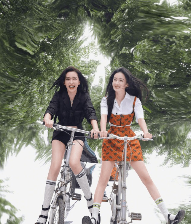 Trong khi đó, Triệu Lệ Dĩnh ngày càng lên hương nhan sắc sau ly hôn.