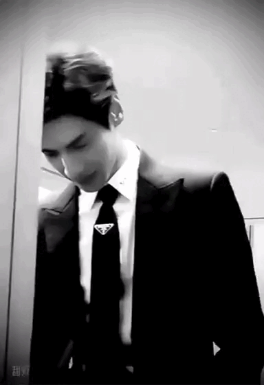 Một phân cảnh lật mặt của La Vân Hi trong Nửa Là Đường Mật, Nửa Là Đau Thương. Bạn đã thấy anh ấy đủ tà mị sau khi trở mặt chưa?