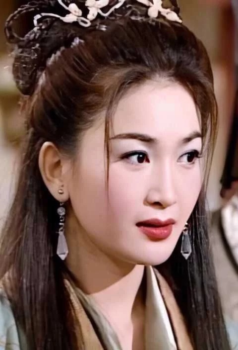 'Tô Đát Kỷ đẹp nhất màn ảnh' khoe thân hình mướt mát như lúa non ở tuổi U60 - Ảnh 2 'Tô Đát Kỷ đẹp nhất màn ảnh' khoe thân hình mướt mát như lúa non ở tuổi U60 - Ảnh 2