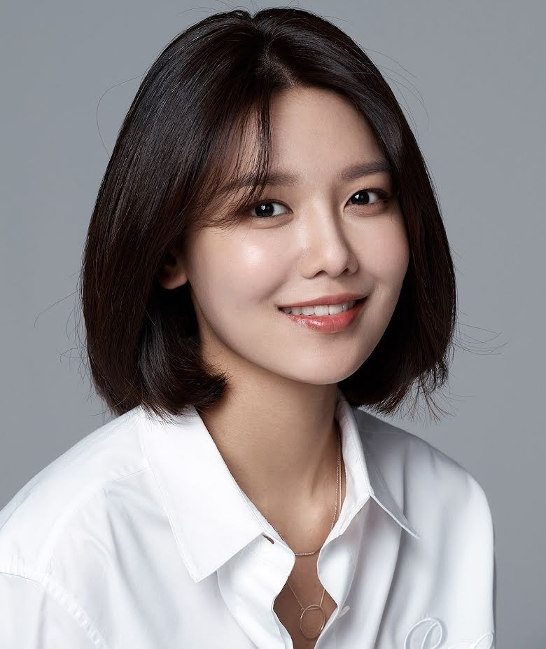 6 mối tình tin đồn phi lý nhất Kbiz: Yoona (Girls 'Generation) hẹn hò ông chú PSY vẫn không khổ bằng trùm cuối - Ảnh 5 6 mối tình tin đồn phi lý nhất Kbiz: Yoona (Girls 'Generation) hẹn hò ông chú PSY vẫn không khổ bằng trùm cuối - Ảnh 5