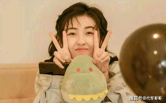 MC quốc dân Yoo Jae Suk lọt top 8 ngôi sao 'mở bát' thị phi cho Cbiz năm 2022 - Ảnh 6 MC quốc dân Yoo Jae Suk lọt top 8 ngôi sao 'mở bát' thị phi cho Cbiz năm 2022 - Ảnh 6