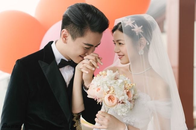 Lễ cưới cổ tích của Trần Nghiên Hy và Trần Hiểu. Lễ cưới cổ tích của Trần Nghiên Hy và Trần Hiểu.