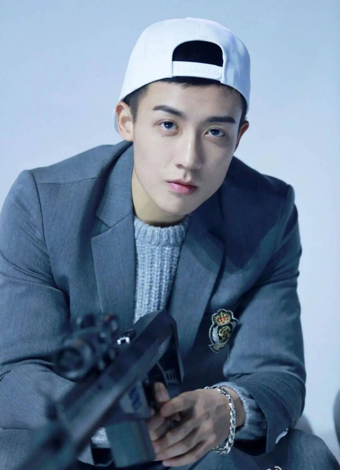 Hoàng Húc Hi và những nam idol mặt đẹp hơn hoa nhưng là 'máy đào mỏ siêu cấp' của Cbiz - Ảnh 1 Hoàng Húc Hi và những nam idol mặt đẹp hơn hoa nhưng là 'máy đào mỏ siêu cấp' của Cbiz - Ảnh 1