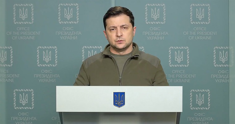 Tổng thống Ukraine Zelensky chỉ trích các đồng minh chỉ biết đứng nhìn từ xa.