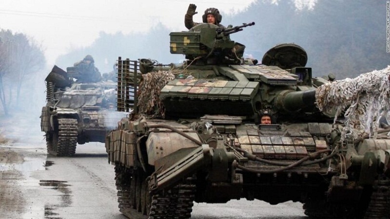 Anh điều quân đến Đông Âu, Mỹ rót tiền cho Ukraine chống Nga 1