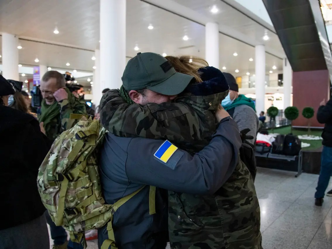 Ukraine hoan nghênh mọi công dân nước ngoài tới gia nhập đội quân chống Nga của họ, trừ công dân Nga. Ảnh: Internet Ukraine hoan nghênh mọi công dân nước ngoài tới gia nhập đội quân chống Nga của họ, trừ công dân Nga. Ảnh: Internet