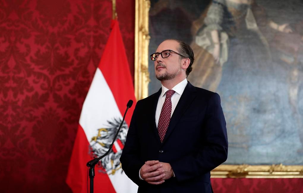 Ngoại trưởng Áo Alexander Schallenberg tiết lộ EU sắp tung ra đòn trừng phạt thứ 4 nhắm vào Nga. Ảnh: TASS