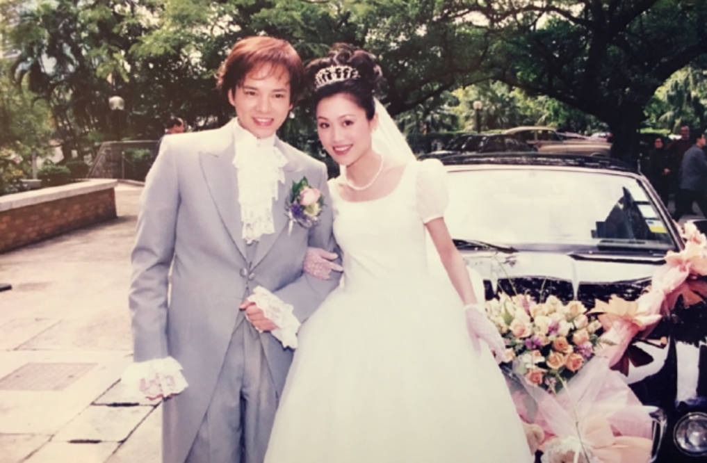 Thời trẻ, Lương Tiểu Băng là mỹ nhân Hong Kong, Trần Gia Huy cũng điển trai hấp dẫn.