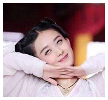 Triệu Lệ Dĩnh nhí nhố đảo mắt trong tạo hình Tiểu Cốt.