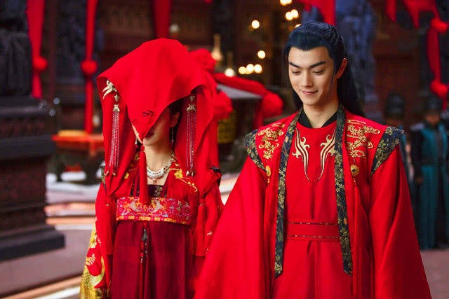 5 cặp sao Cbiz chụp ảnh cưới: Cặp đôi 'Đông Cung' cạnh tranh khốc liệt với Lưu Diệc Phi, Hồ Ca - Ảnh 4 5 cặp sao Cbiz chụp ảnh cưới: Cặp đôi 'Đông Cung' cạnh tranh khốc liệt với Lưu Diệc Phi, Hồ Ca - Ảnh 4