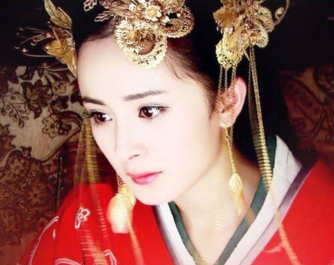 Khi sao hạng A Hoa ngữ đóng hầu gái, Lâm Tâm Như, Dương Mịch đẹp kinh diễm vẫn thua trùm cuối - Ảnh 2 Khi sao hạng A Hoa ngữ đóng hầu gái, Lâm Tâm Như, Dương Mịch đẹp kinh diễm vẫn thua trùm cuối - Ảnh 2
