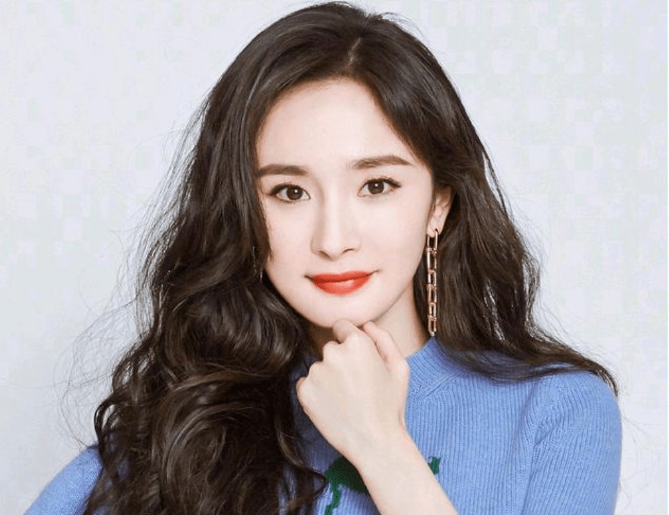 Dương Mịch bị nhận xét có đài từ không tốt. Dương Mịch bị nhận xét có đài từ không tốt.