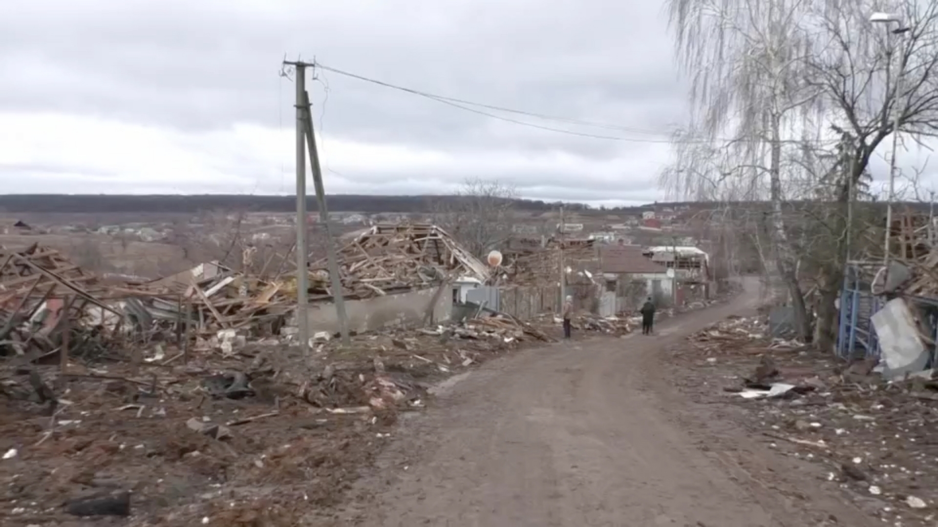 Những ngôi nhà đã bị xóa sổ tại Yakivlivka. Ảnh: ITN