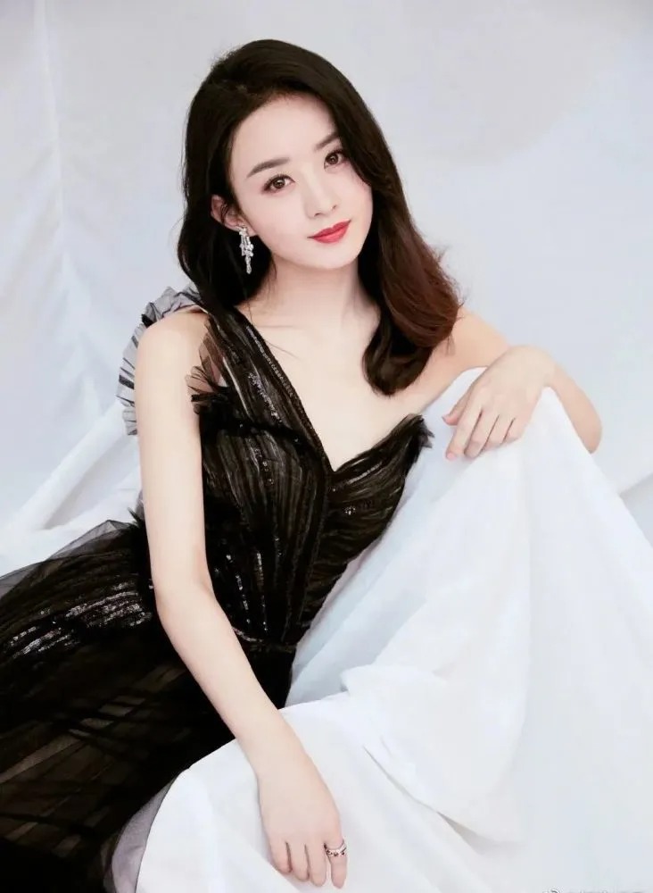 Điểm lại khối tài sản khổng lồ của Triệu Lệ Dĩnh sau lùm xùm trốn thuế - Ảnh 1