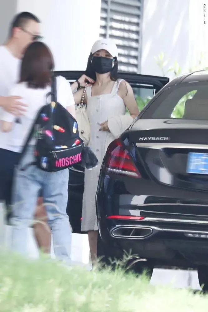 Điểm lại khối tài sản khổng lồ của Triệu Lệ Dĩnh sau lùm xùm trốn thuế - Ảnh 5