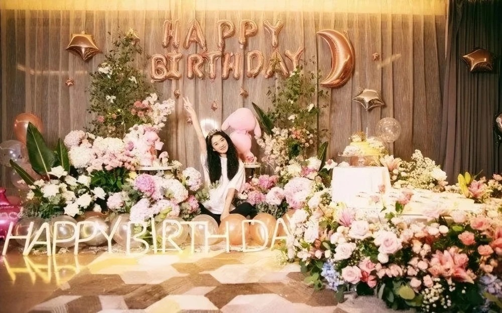 Điểm lại khối tài sản khổng lồ của Triệu Lệ Dĩnh sau lùm xùm trốn thuế - Ảnh 3