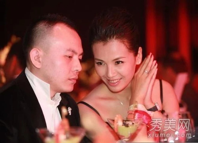 Nhan sắc 'A Châu' Lưu Đào thuở nổi loạn khiến fan giật mình 3 Nhan sắc 'A Châu' Lưu Đào thuở nổi loạn khiến fan giật mình 3