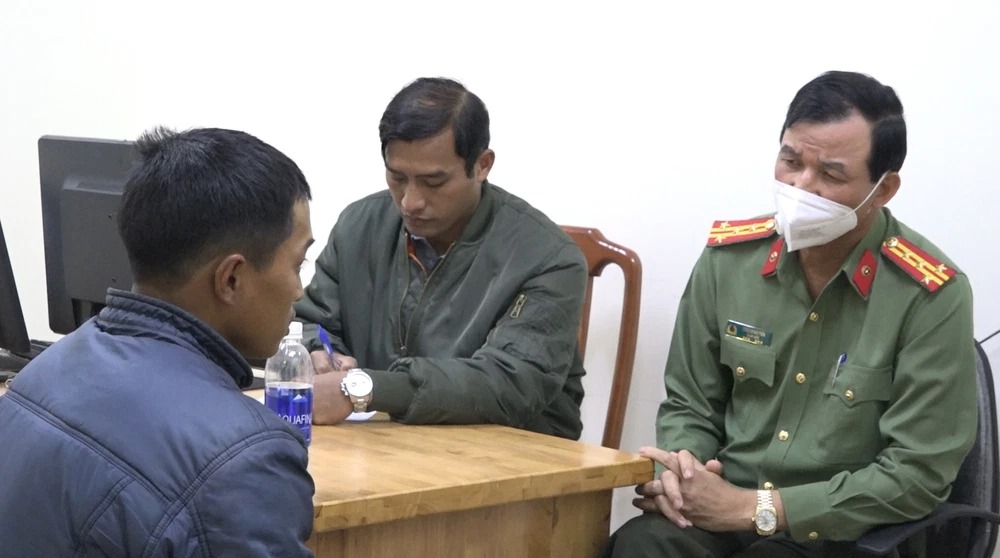 Đoàn Thanh Trí tại cơ quan công an.