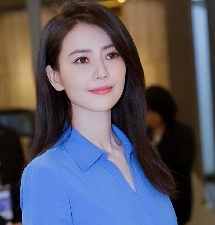 Cao Viên Viên cũng là nữ thần trong lòng nhiều khán giả phim Hoa ngữ. Khi bỏ qua bộ lọc, nhan sắc của cô ấy vẫn rất ổn, chỉ có điều da hơi tối.