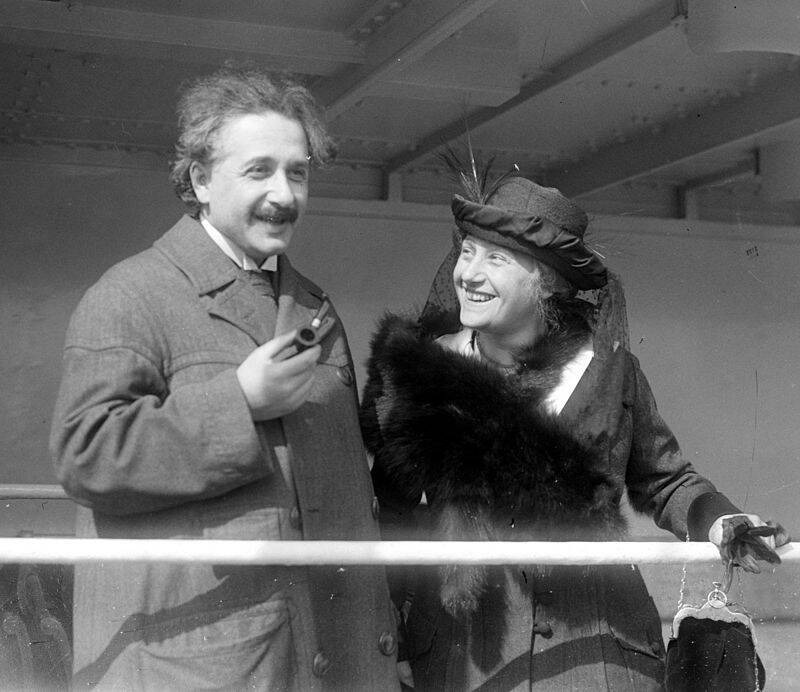 Bộ não bị đánh cắp của Albert Einstein và 'cuộc phiêu lưu' ly kỳ như cuộc đời thiên tài lỗi lạc - Ảnh 3 Bộ não bị đánh cắp của Albert Einstein và 'cuộc phiêu lưu' ly kỳ như cuộc đời thiên tài lỗi lạc - Ảnh 3