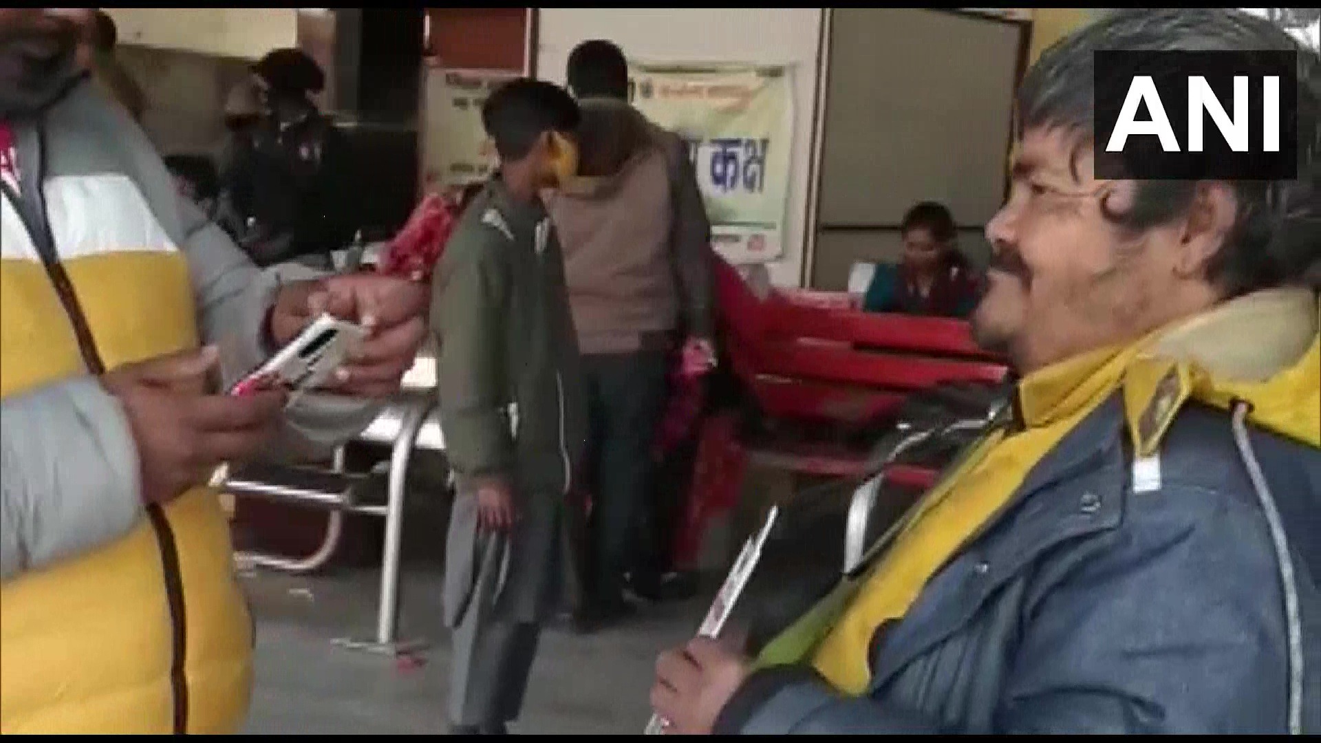 Dùng mã QR, 'người ăn xin chuyển đổi số' thu nhập gấp đôi đồng nghiệp - Ảnh 1 Dùng mã QR, 'người ăn xin chuyển đổi số' thu nhập gấp đôi đồng nghiệp - Ảnh 1