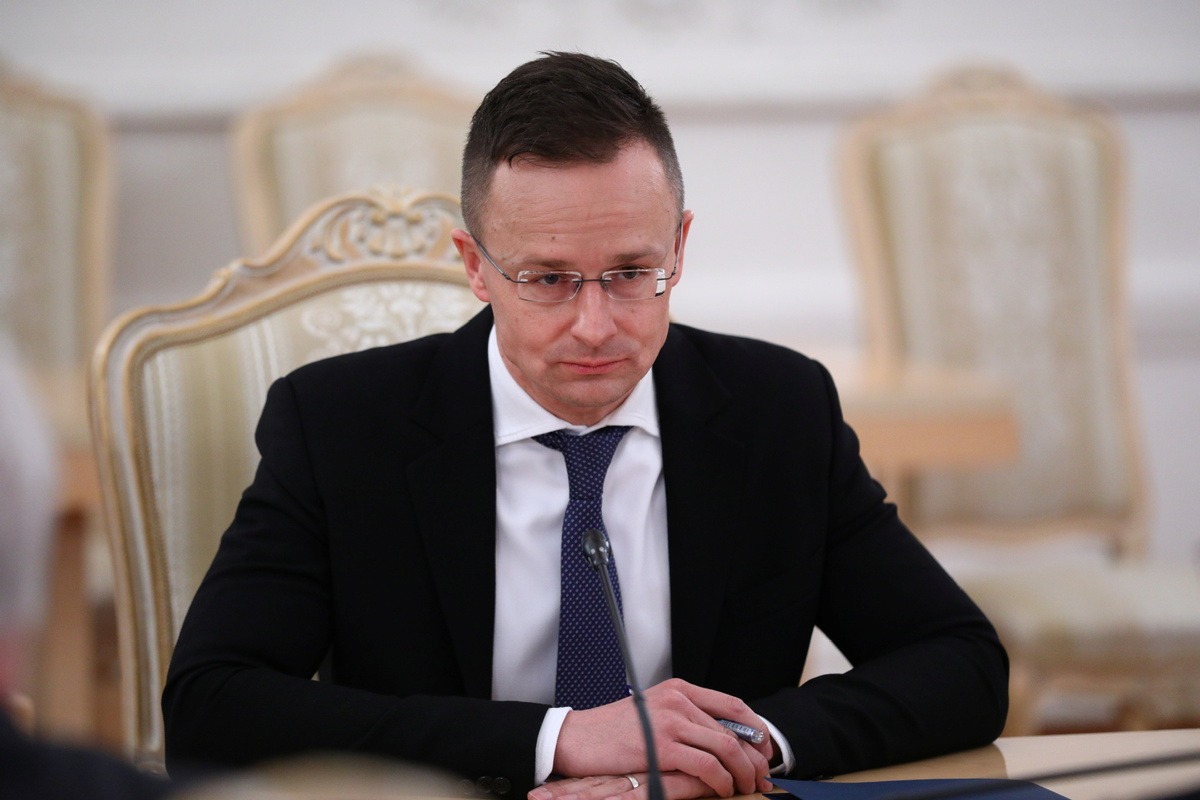 Ngoại trưởng Hungary: Tổng thống Ukraine có vấn đề về tâm thần Ngoại trưởng Hungary: Tổng thống Ukraine có vấn đề về tâm thần