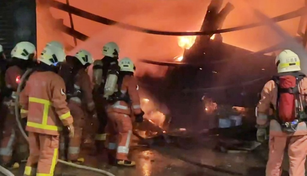 Cãi nhau với mẹ việc rửa bát, thanh niên phóng hỏa khiến 8 người trong nhà thiệt mạng - Ảnh 1