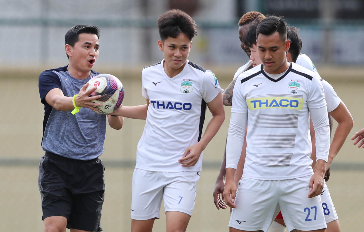 VFF 'chốt hạ' V.League 2021: Không có đội vô địch và xuống hạng, HAGL tiếc nuối 2 VFF 'chốt hạ' V.League 2021: Không có đội vô địch và xuống hạng, HAGL tiếc nuối 2