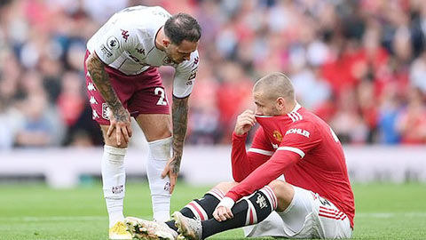Luke Shaw bị chấn thương không nhẹ và nhiều khả năng sẽ phải nghỉ một thời gian - Ảnh: Football London Luke Shaw bị chấn thương không nhẹ và nhiều khả năng sẽ phải nghỉ một thời gian - Ảnh: Football London