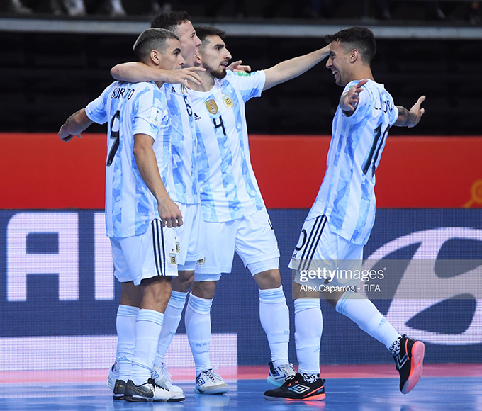 Argentina là đội chơi công thủ toàn diện hơn so với Brazil - Ảnh: Getty Images Argentina là đội chơi công thủ toàn diện hơn so với Brazil - Ảnh: Getty Images