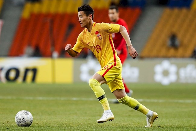 Wei Shihao cũng vừa gặp phải chấn thương ngay trước trận gặp ĐT Việt Nam - Ảnh: Sina