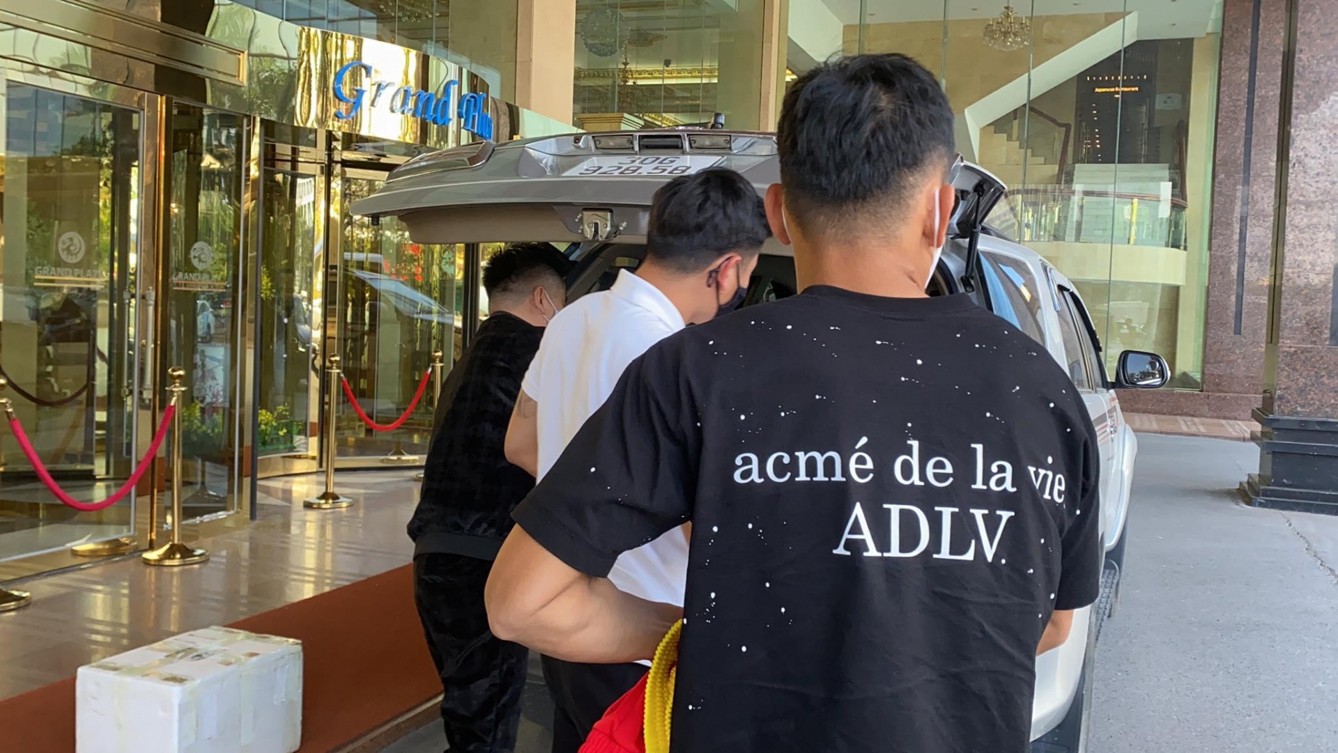 Nóng: ĐT Việt Nam gặp rắc rối vì 8 ca dương tính Covid-19 tại khách sạn đóng quân 1