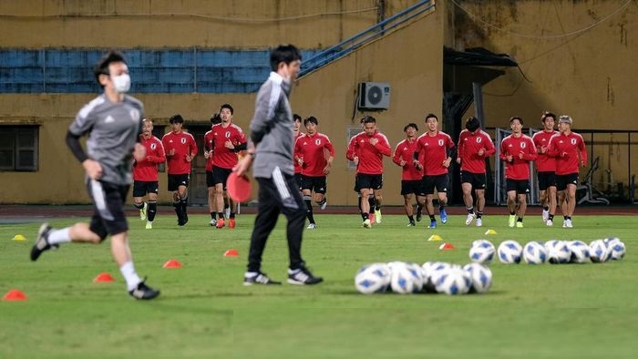 ĐT Nhật Bản tập luyện tại Hàng Đẫy, nửa đội hình ngôi sao châu Âu chưa thể góp mặt 6 ĐT Nhật Bản tập luyện tại Hàng Đẫy, nửa đội hình ngôi sao châu Âu chưa thể góp mặt 6