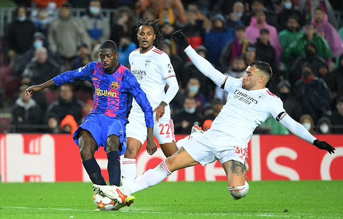 Barcelona đang gặp rất nhiều khó khăn tại Champions League - Ảnh: Reuters