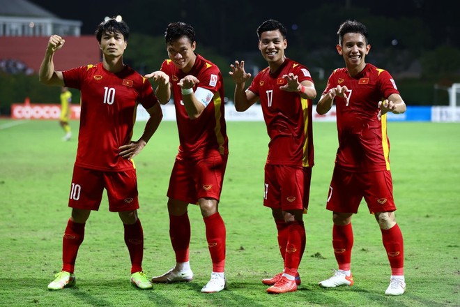 Kết quả Việt Nam 3-0 Malaysia: Show diễn của Hoàng Đức, Quang Hải và Công Phượng 6